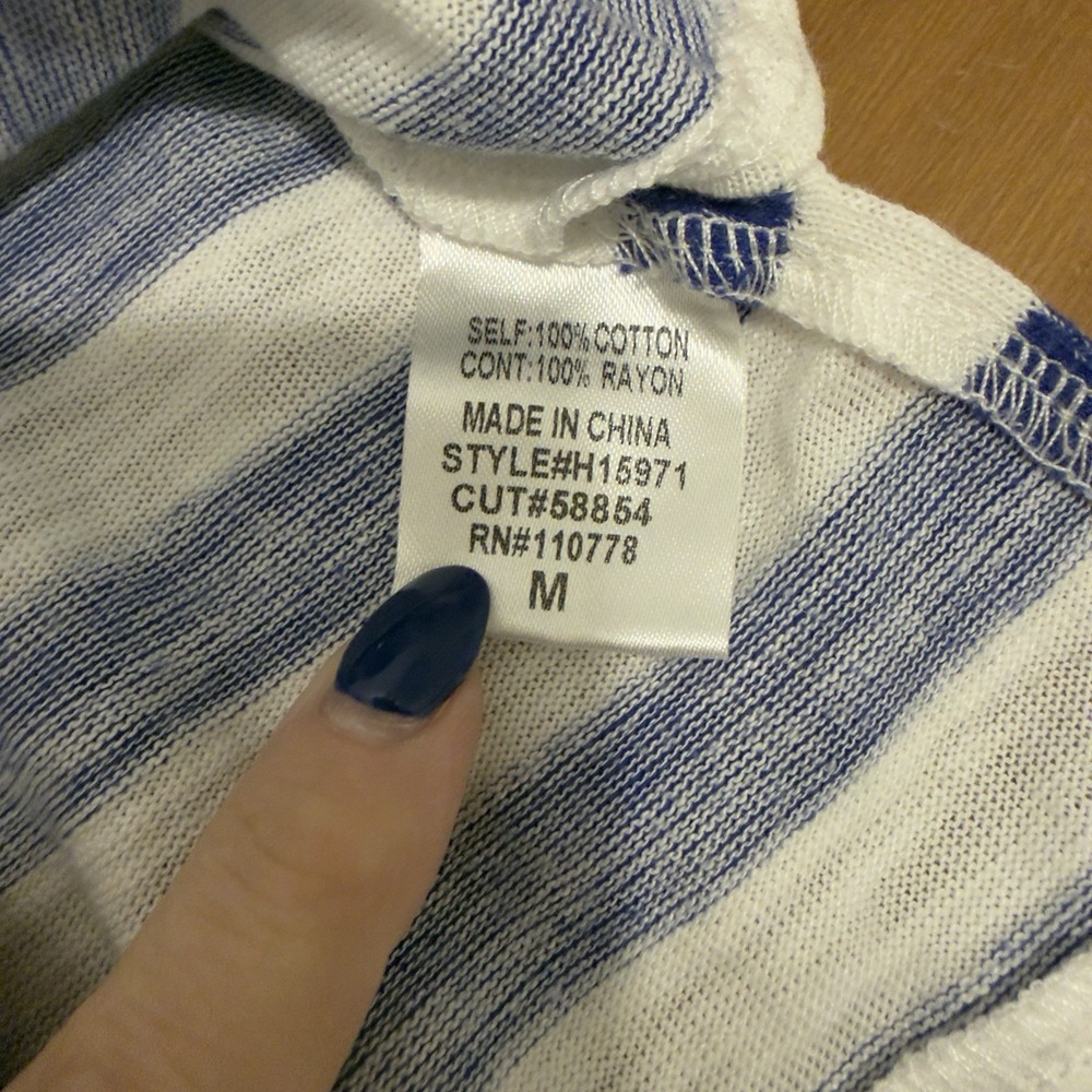 Hazel Women's White Blue Stripe Tank Size Medium - Picture 4 of 6